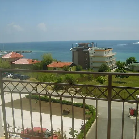 Genada 3* Święty Włas